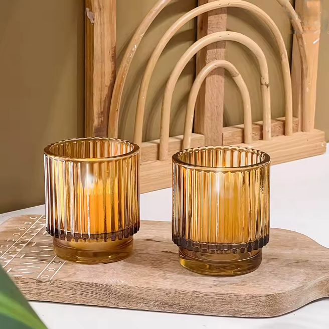 Vintage Ljuslykta i Räfflat Glas – Stilren Skandinavisk Design