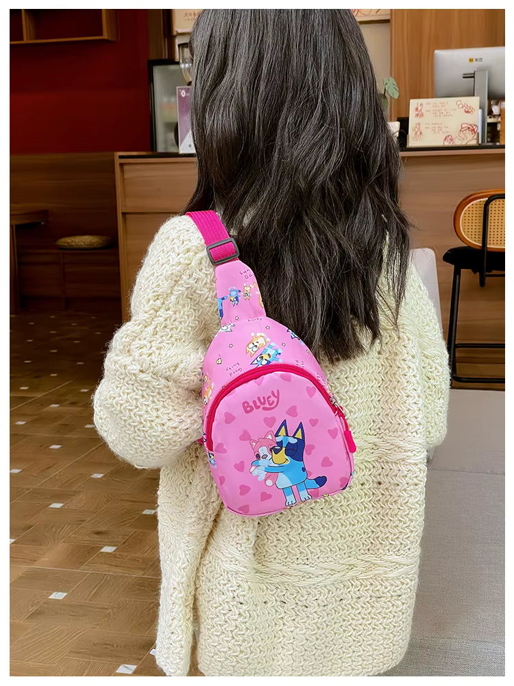 Bluey Mini – färgglad axelväska för barn