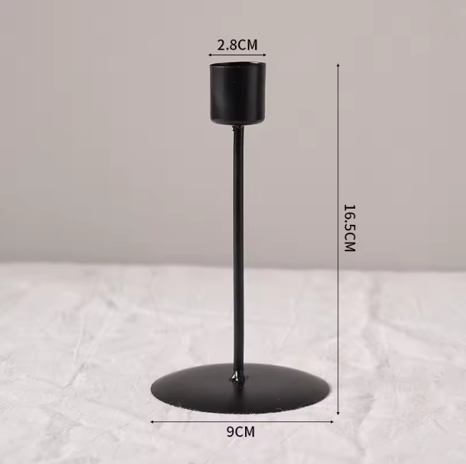 Svart Ljusstake i Metall – Minimalistisk Skandinavisk Design