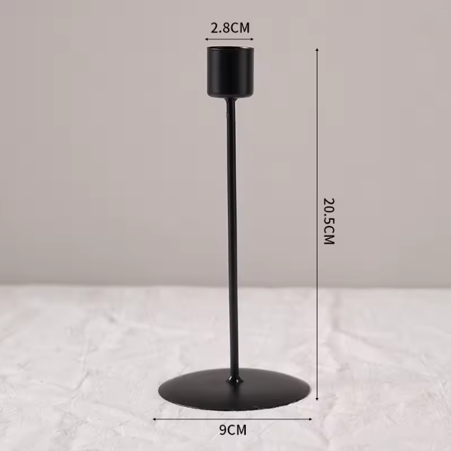 Svart Ljusstake i Metall – Minimalistisk Skandinavisk Design